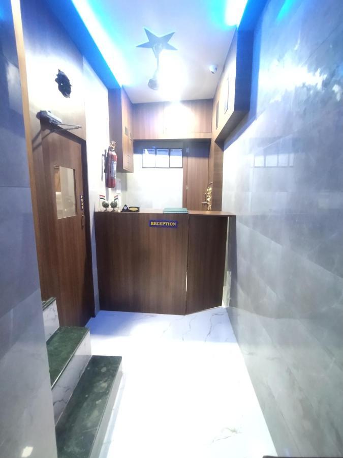 Ayala Pg Dormitory Ac Deluxe1 Mumbai Exterior photo